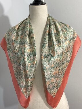VINTAGE WOMAN 100% SILK SQUARE SCARF FLORAL CORAL GREEN 30"x30"